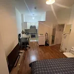 Entire Cosy Flat Opposite Victoria And Piccadilly