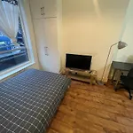 Entire Cosy Flat Opposite Victoria And Piccadilly