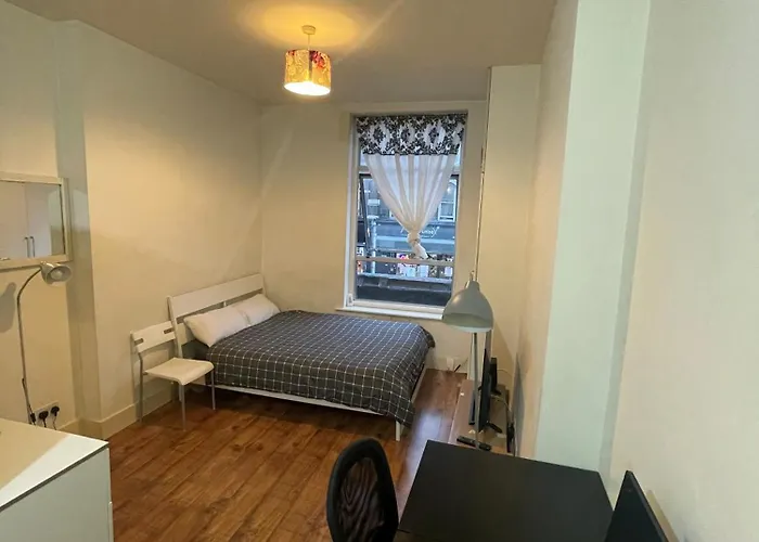 Entire Cosy Flat Opposite Victoria And Piccadilly