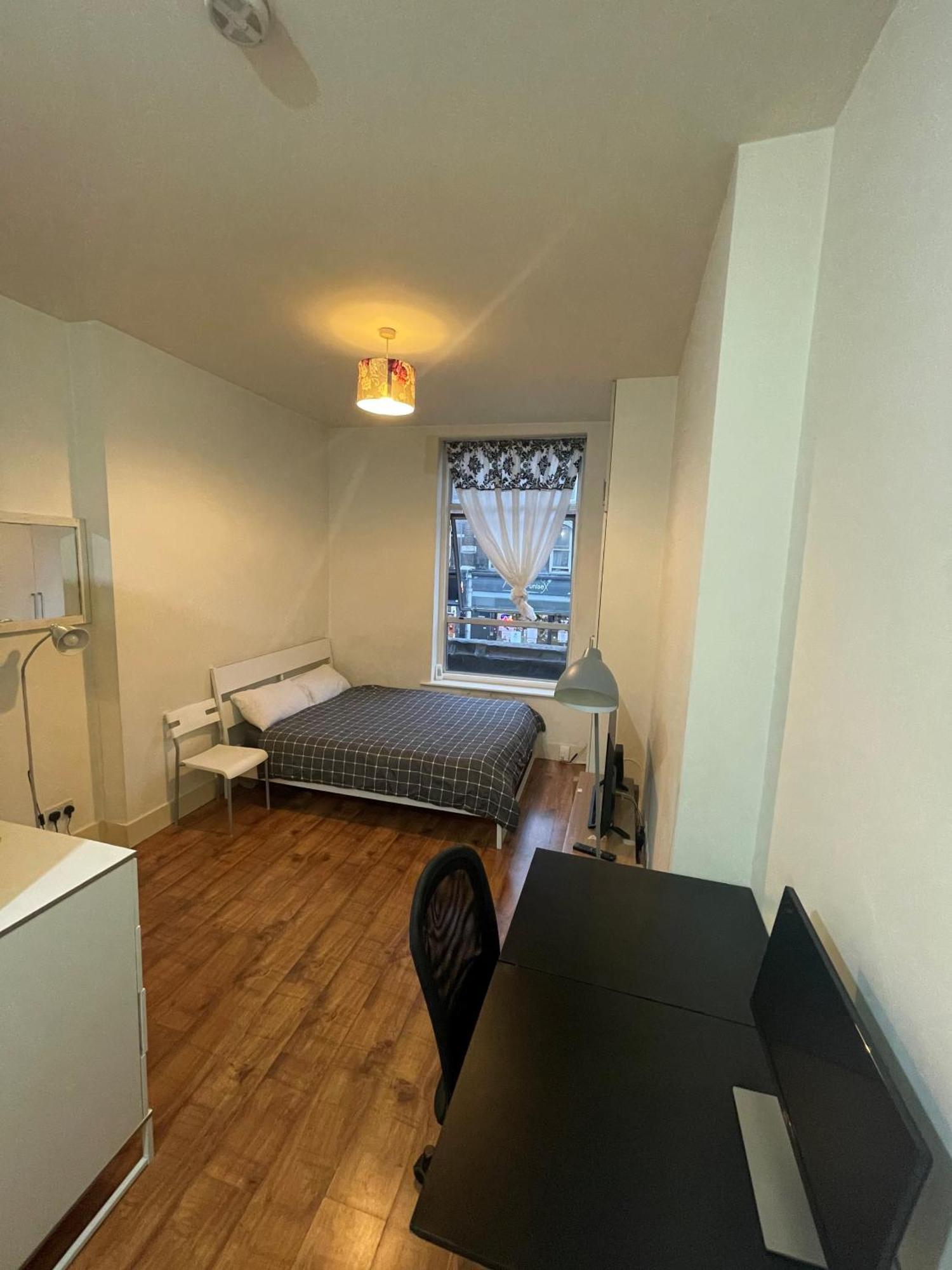 Entire Cosy Flat Opposite Victoria And Piccadilly Appartamento *